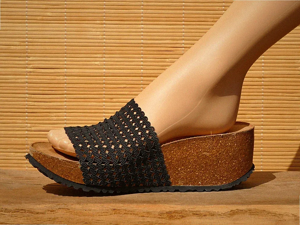 Pantoletten mit Keilabsatz JOE N JOYCE Plateausohle Mesh Leder schwarz Gr.42 TOP