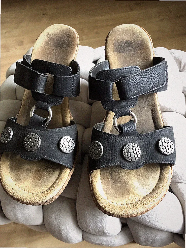 PANTOLETTEN SANDALEN ❤️RIEKER GR.40❤️SCHWARZ SILBER KNÖPFE ❤️KEILABSATZ❤️