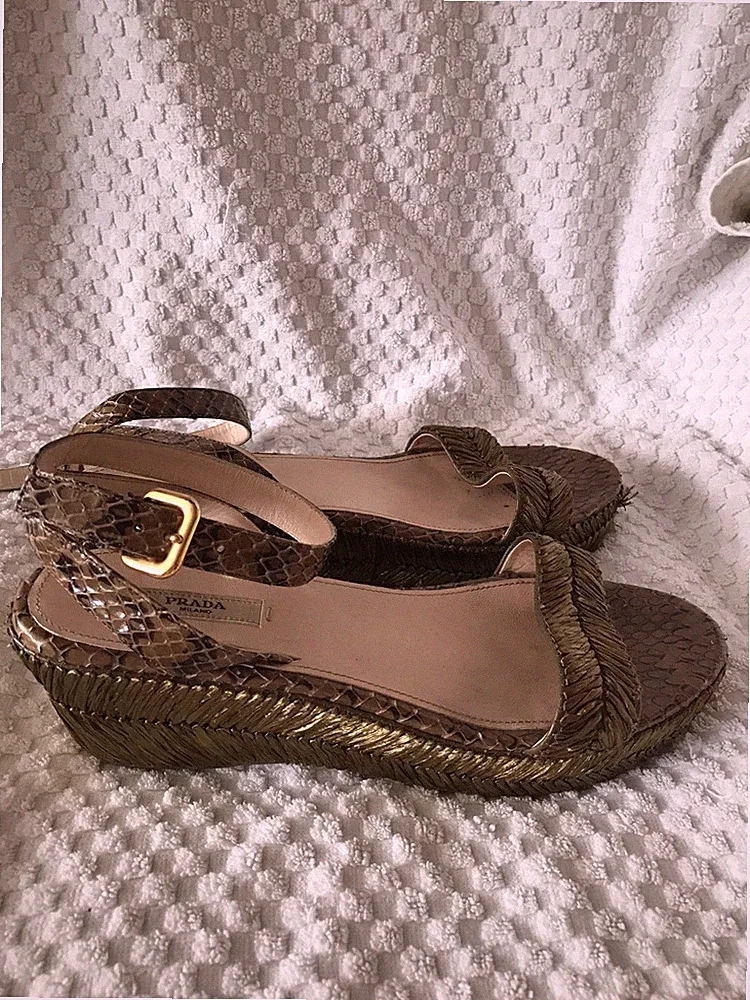 Prada Milano Damen Sandalen Keilabsatz Top Zustand Gr 39,5 Made in Italy