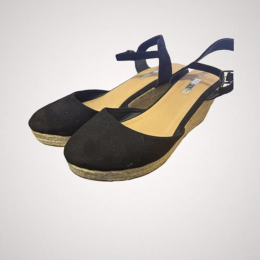 Primark Sandalen mit Keilabsatz Damen schwarz Gr. 40