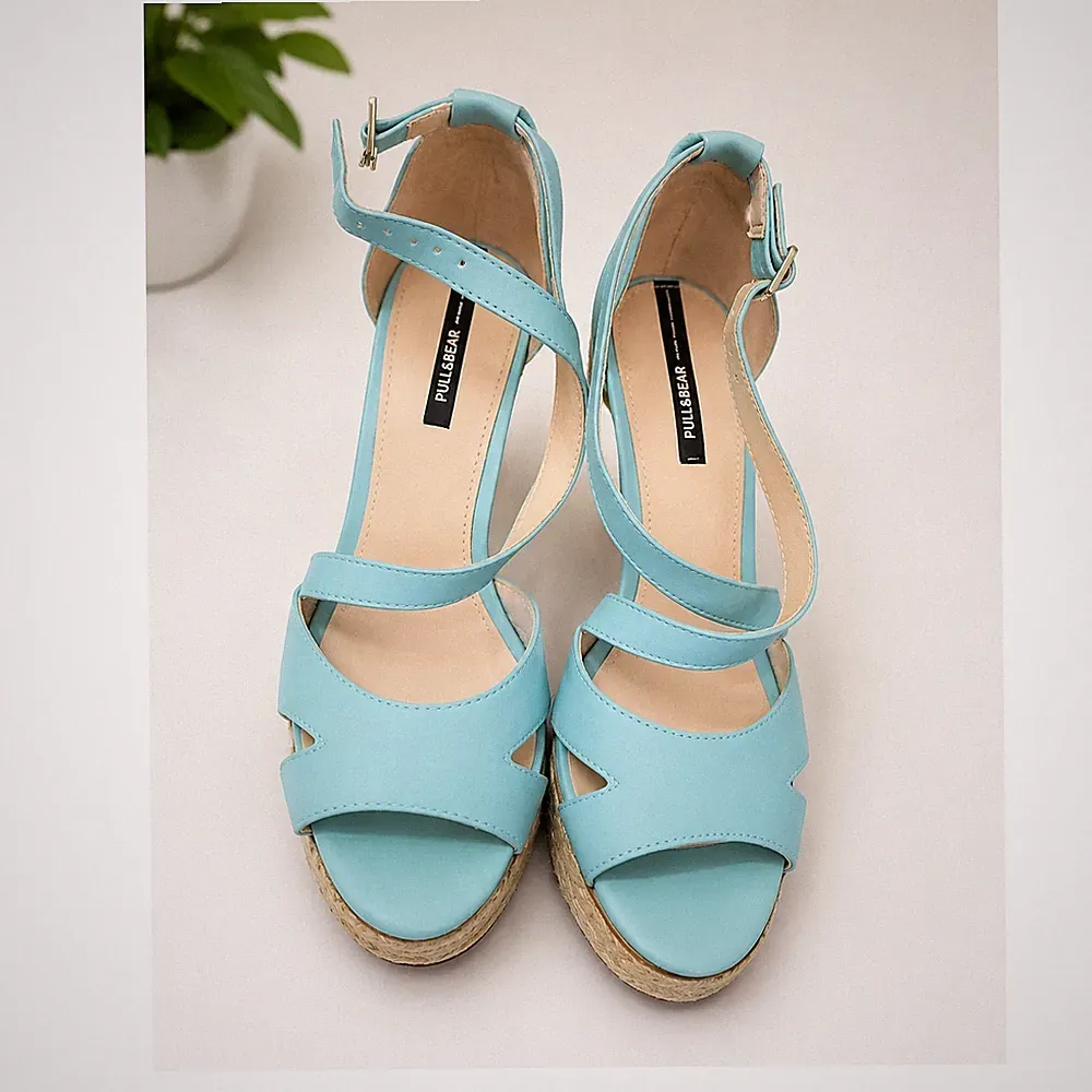 Pull&Bear Damen Riemchen-Sandalen blau EU 37 Keilabsatz Schnalle Synthetik