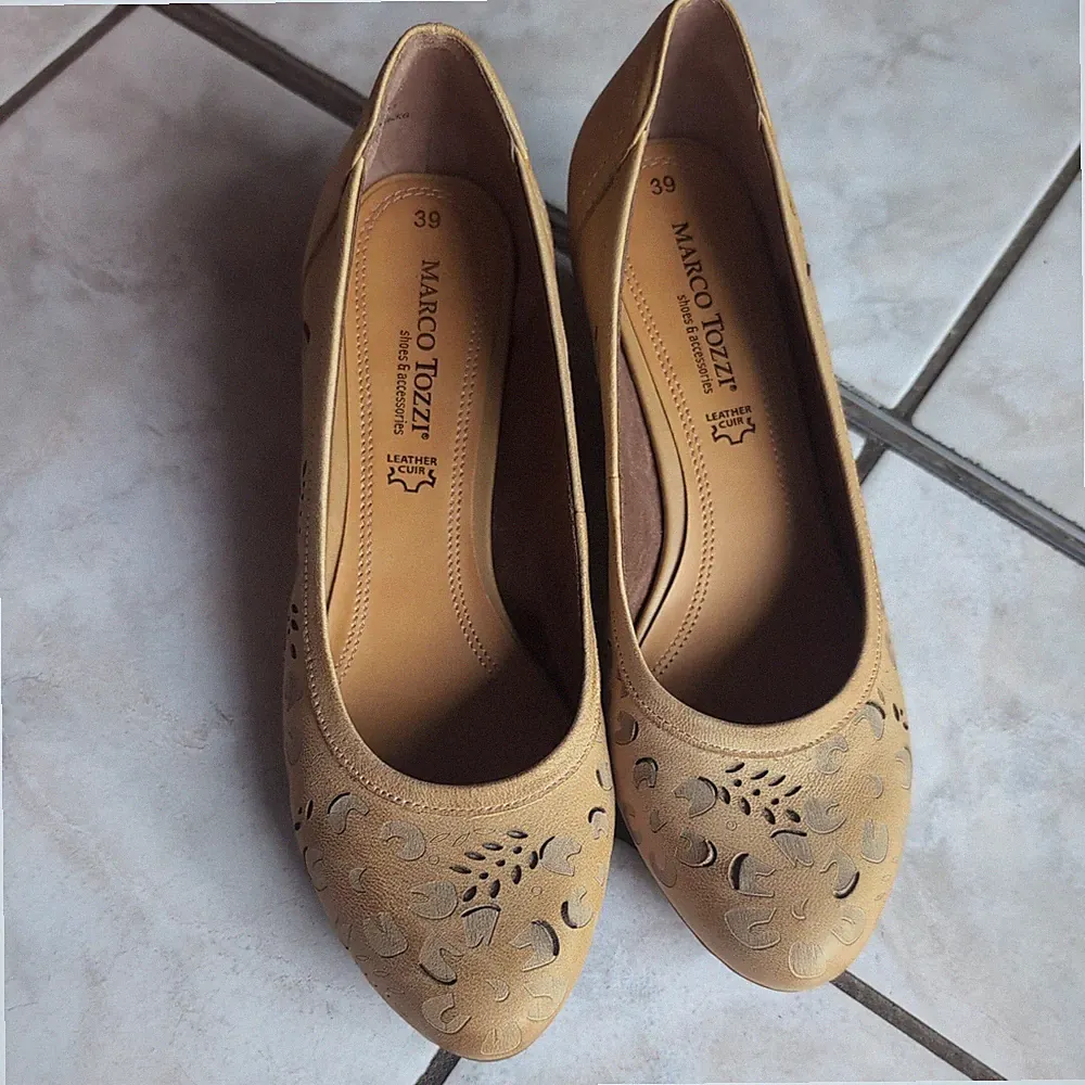 Pumps Gr. 38/39 MARCO TOZZI Leder Senfgelb Keilabsatz