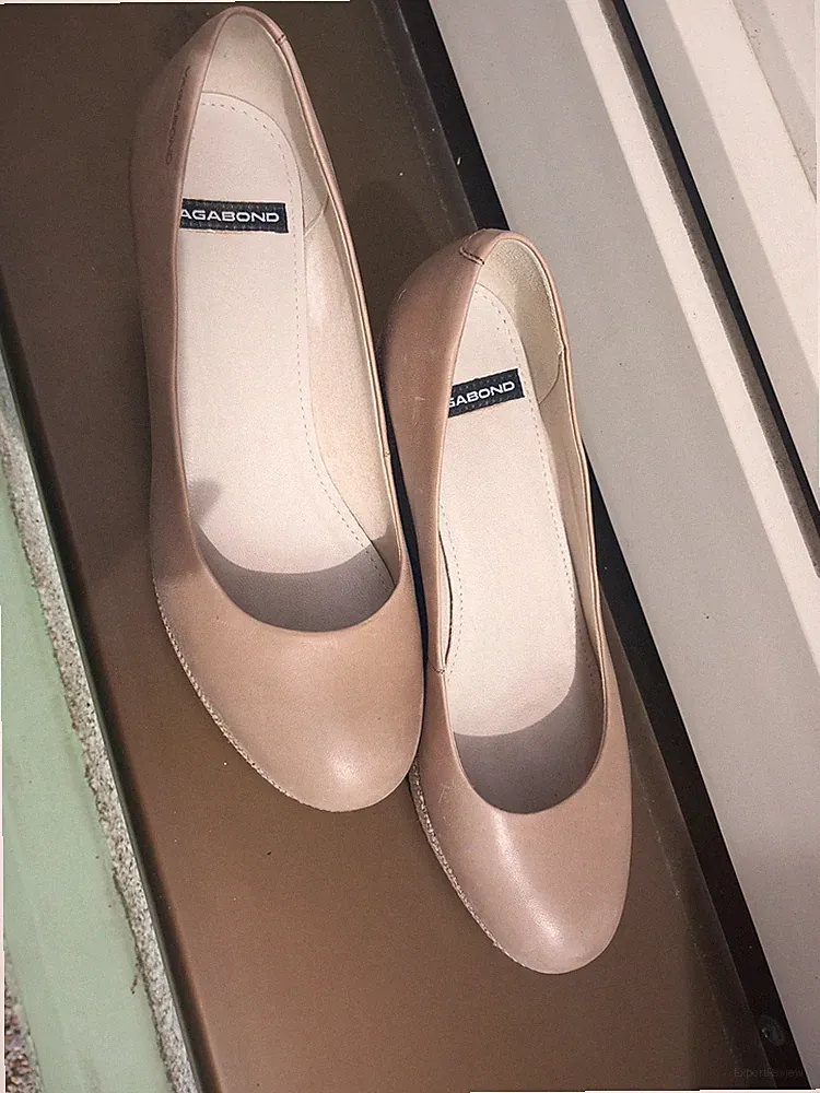 Pumps Keilpumps beige Leder Gr. 37 Vagabond