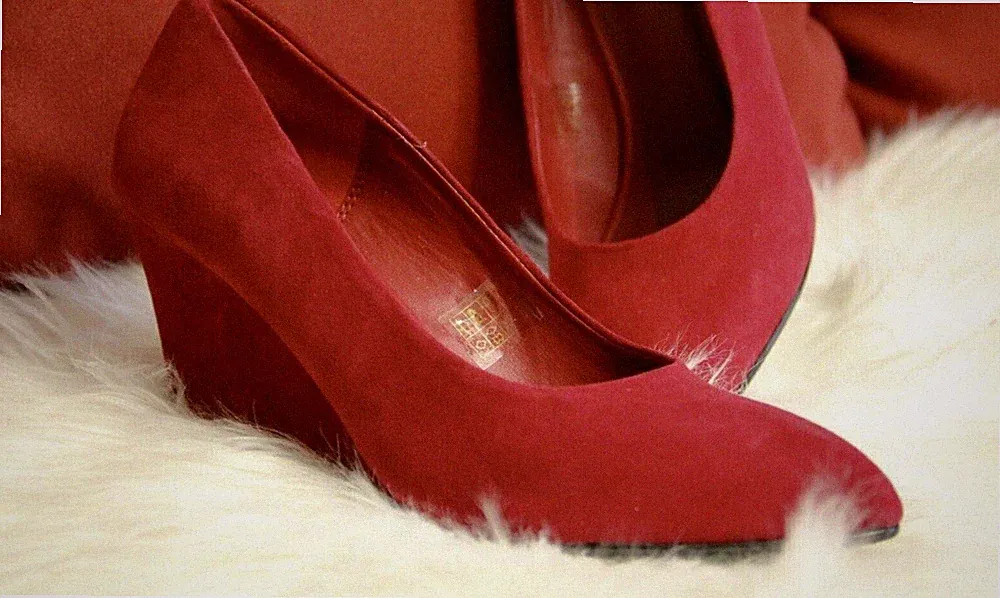 Pumps, Leder, Keilabsatz, Gr. 38, rot, Rauhleder