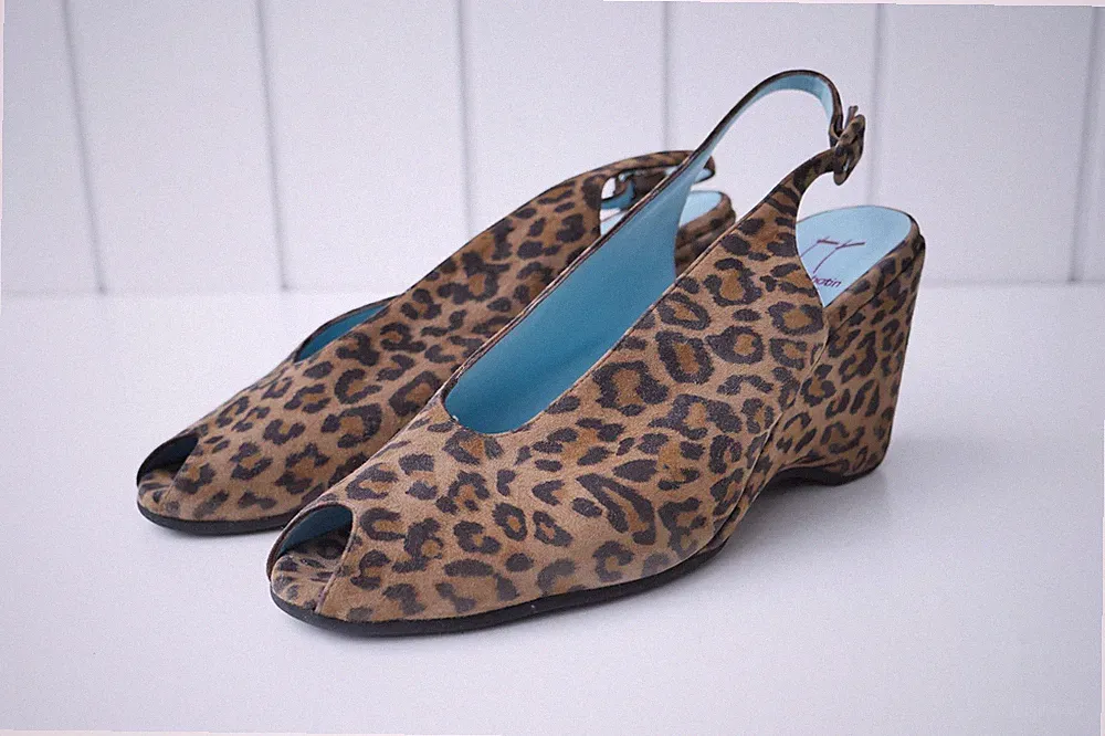 Pumps mit Keilabsatz Tigermusterung braun von thierry rabotin Gr. 42