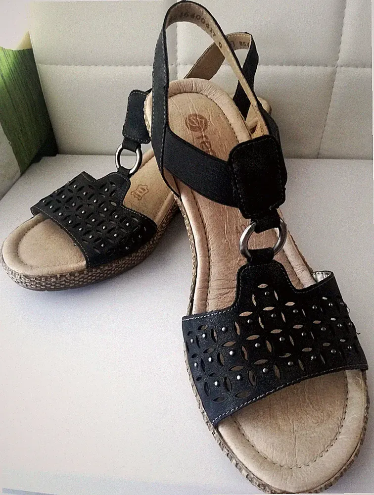 Remonte Damen 2. Wahl Sandalen Schwarz Keilabsatz Nieten Schimmer Gr. 40 neu