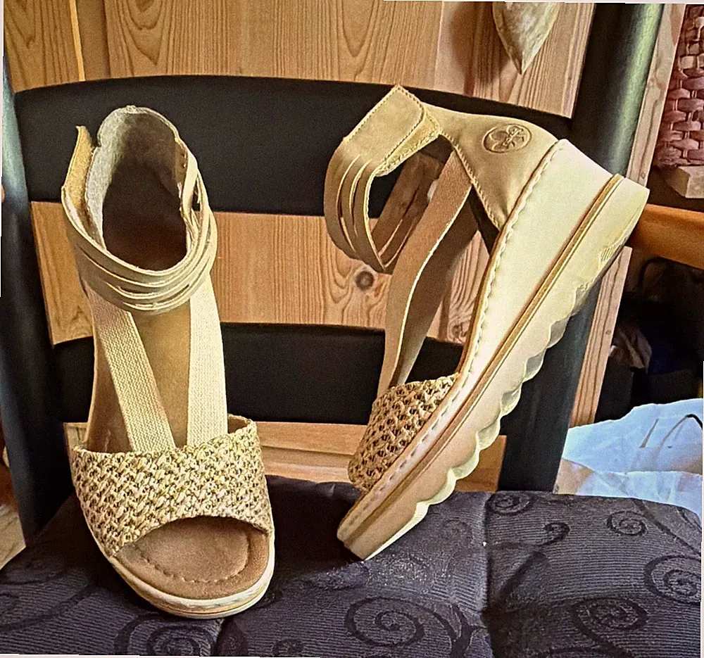 Rieker Damen Keilsandaletten Beige Riemchen mit Knöchelriemen Textil EU 37