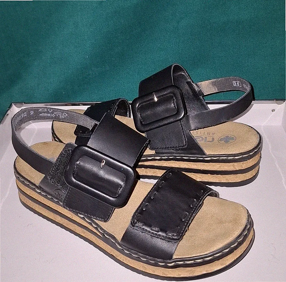 rieker sandalen damen keilabsatz schwarz