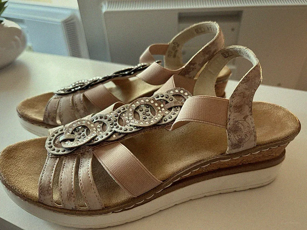 Rieker Mädchen Sandalen, beige/hell Braun, Größe EU 37, 1 Mal getragen