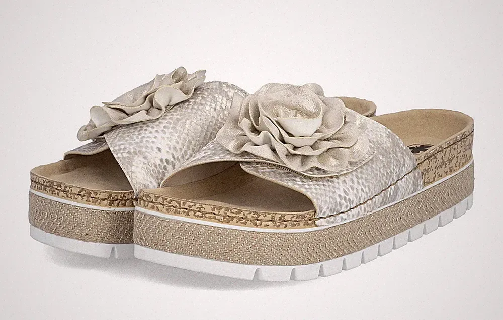 Rieker Pantolette Gold Blume Schlappen Slipper Sandale Plateau Keilabsatz
