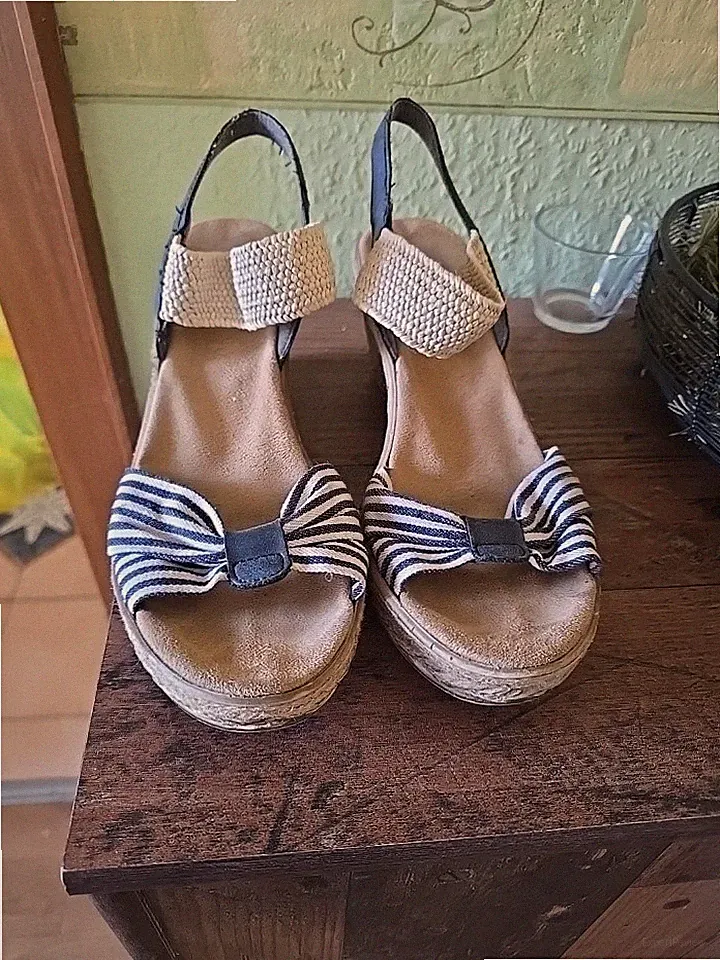 Rieker Sandale mit Keilabsatz blau weiß gestreift Größe 41 Stretch Riemen