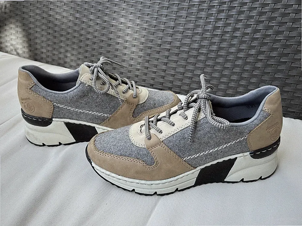 Rieker Sneaker Schuhe Gr 39 / 6 Grau/Beige Keilabsatz Neuwertig