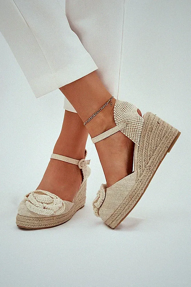 Riemchen Sandaletten aus Stoff mit 8cm Keilabsatz, Model 214384 Step in style