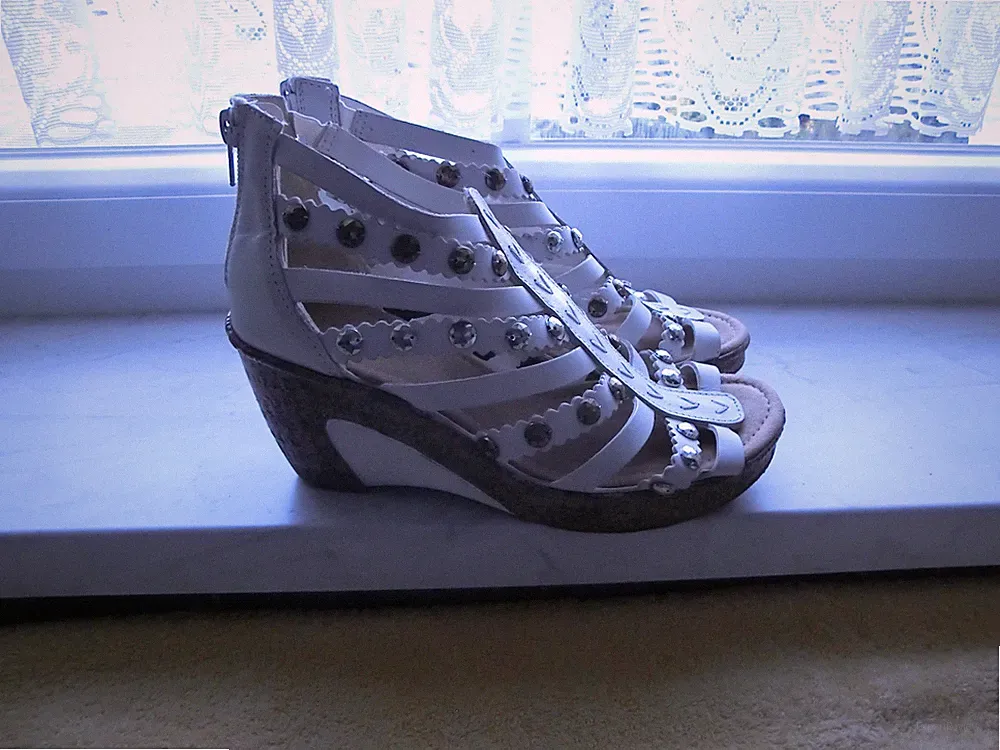 Riker Sandalette Keilabsatz Wedge Gladiator weiß mit Nieten Reißverschl. Gr. 38