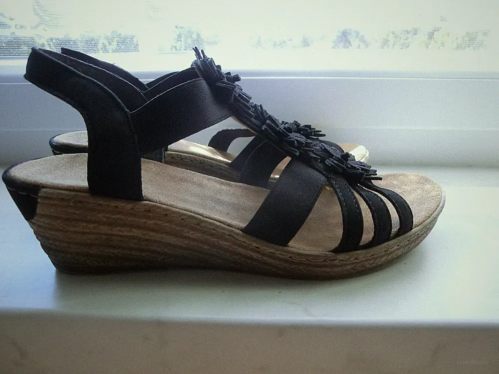 Riker Sandalette Keilabsatz Wedge Riemchen slip on Gummizug Blumendeko Gr. 37
