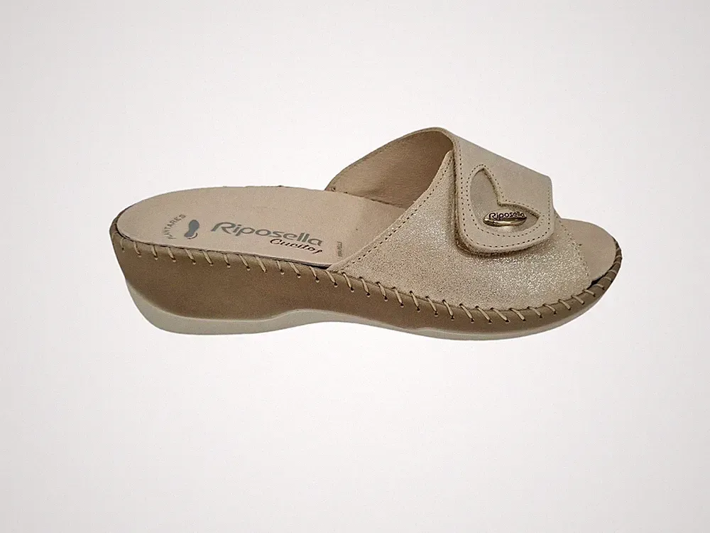 Riposella Damen Hausschuhe Mit Keil Absatz 4 Cm Beige Mit Klettverschluss