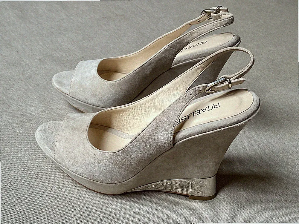 Rita Eliseo Sandale Keilabsatz Plateau 3cm Absatz 12cm Wildleder beige sand Gr. 39
