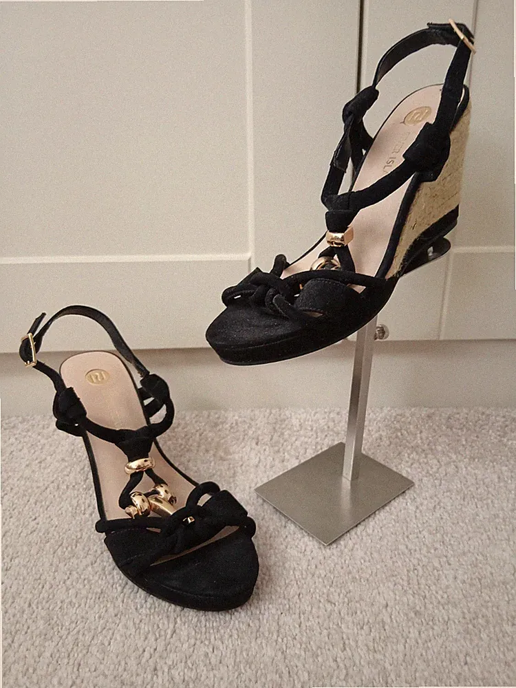 River Island Damen-Keilsandalen Größe UK 6 schwarze Riemen Sommer Urlaub