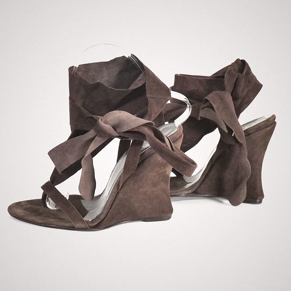 Roberto Just Cavalli Sandalen Y2K schokobraun Wildleder Keilabsatz Wickeloptik zum Binden Gr. UK 4