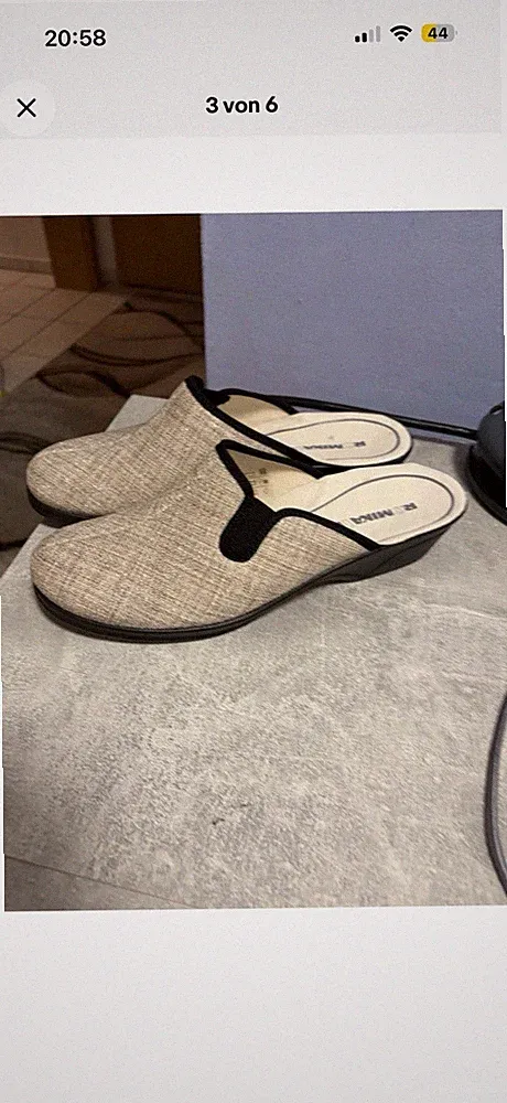 ROMIKA Damen Hausschuhe Keilabsatz mittel Beige/Schwarz Kontrast Slip-On