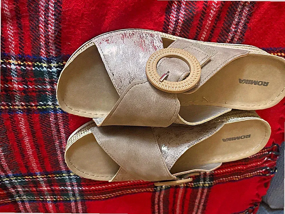 ROMIKA Damen Sandalen Slipper Keilabsatz mittel Beige/Gold Schnalle EU 42