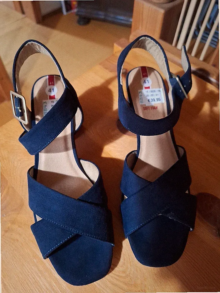 Kunstleder Keilabsatz Sandalen