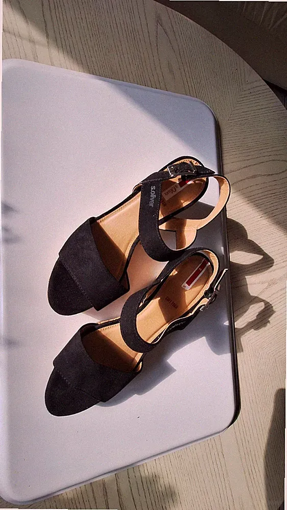 s.Oliver Damen Sandalen Riemchen Keilabsatz Schwarz EU 40 Schnalle