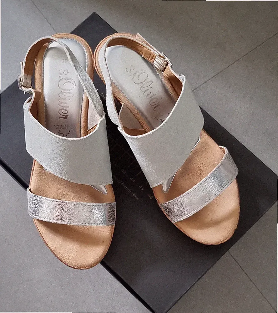 s.Oliver Sandalen grau/silber Gr.39