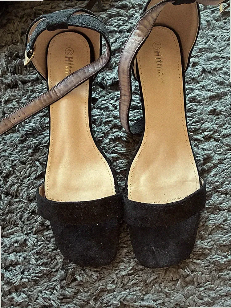 Sandale Mit Keilabsatz Gr. 43