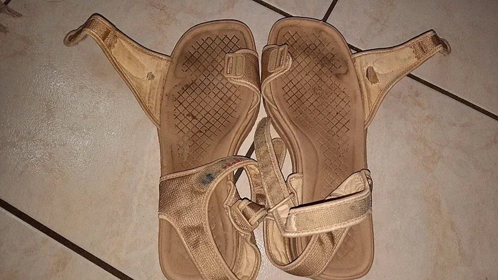 sandale sehr gebraucht used shoes