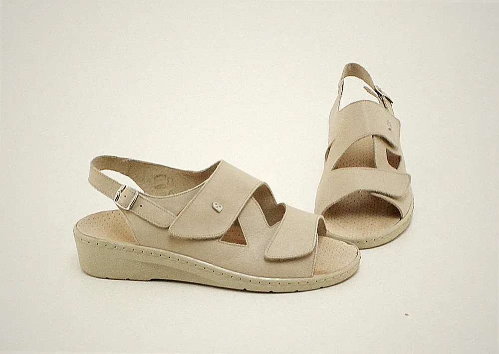 Sandalen Brödel handmade Klettverschluss Keilabsatz Echtleder hellbeige Gr. 40