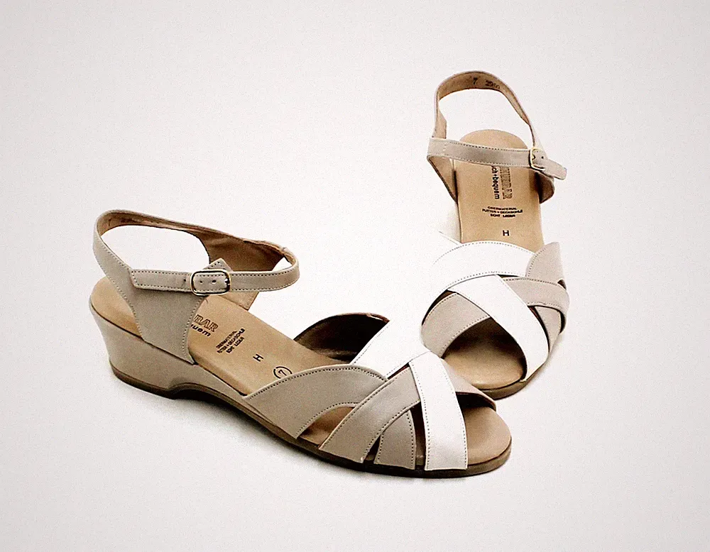 Sandalen Dr. Shubbar Keilabsatz Luftpolster Echtleder creme Gr. 7 = 40,5 H