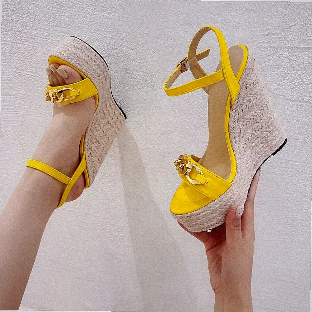Sandalen Espadrilles Keilabsatz 14.5 cm Plateau Gelb Beige Kunstleder 14047