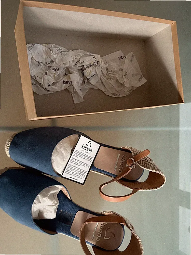 Sandalen Espadrilles Pumps „Kanna“ f. Weihnachten hellbl Gr. 39/6- neu im Karton
