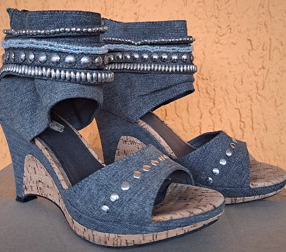 Sandalen Gr. 37, Damen, Keilabsatz, Reißverschluss, Perlen, Pailletten