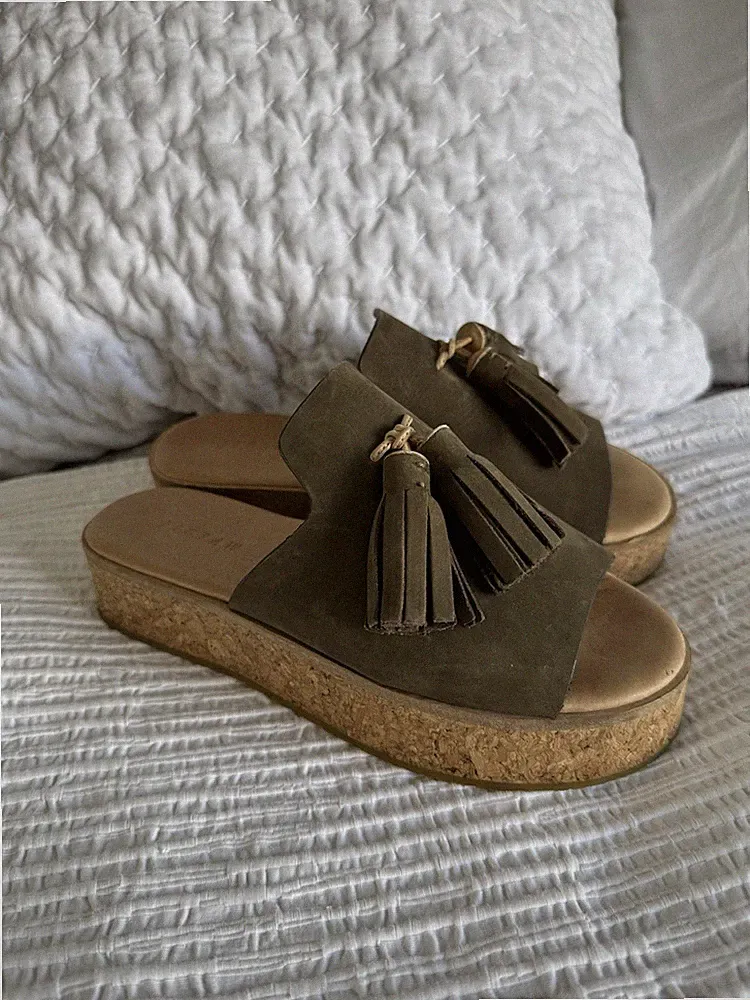 Sandalen Jigsaw khaki grün Leder Quaste offene Zehenpartie Slipper Korksohle 36 UK 3