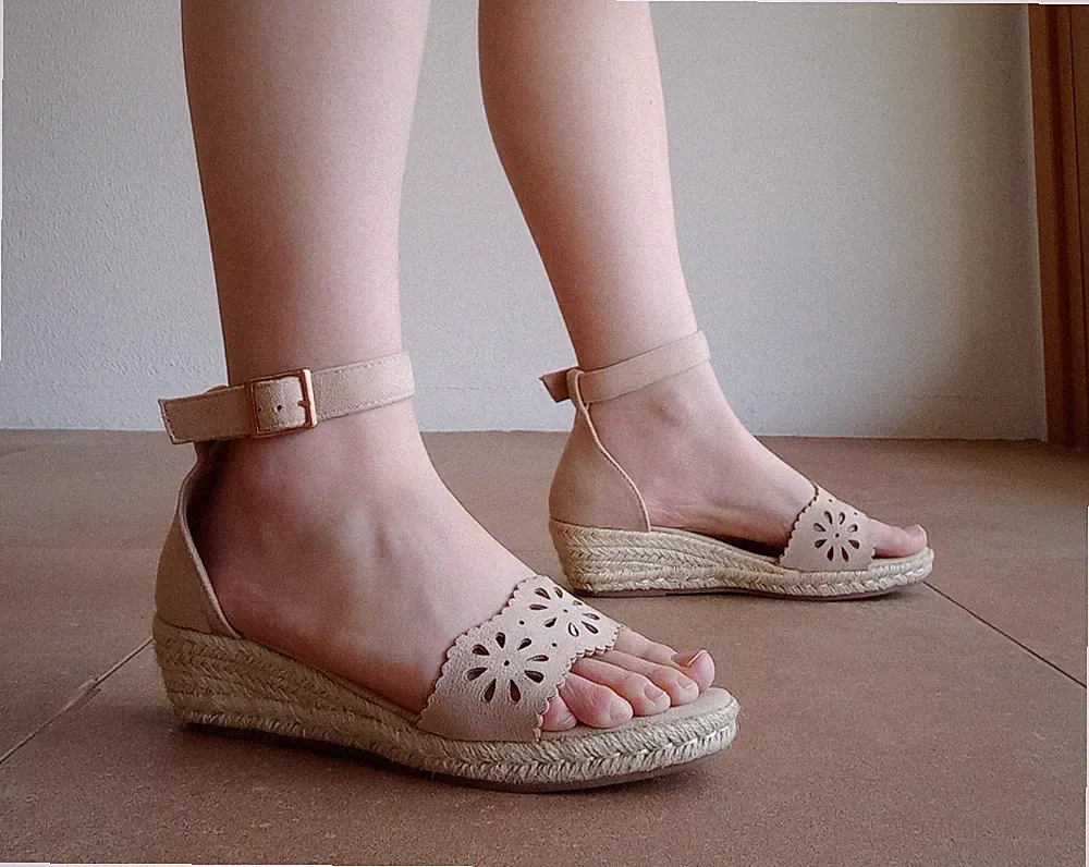 Sandalen Keilabsatz Kunstleder beige 36