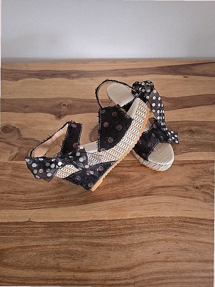 Sandalen Sommer Keilabsatz Schwarz mit Punkten Gr. 39