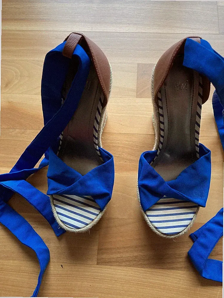 Sandalen zum Schnüren mit Keilabsatz von H&M Größe 37 blau braun Sandaletten