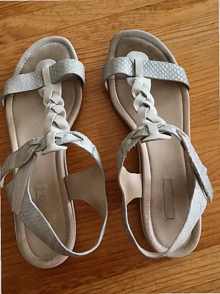 Sandalette Damen Marke Ecco, Gr. 40, Leder, Keilabsatz 2 cm, Farbe grau/beige