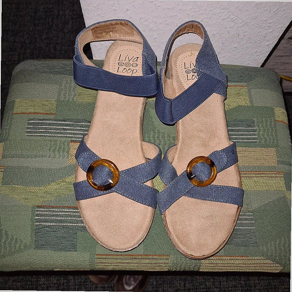 Sandalette Gr. 41, Jeansblau, über dem Spann befindet sich ein Gummizug. NEU !