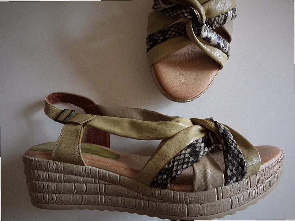 Sandalette Sandale von Vela echt Leder weiches Fußbett Made in Spain Größe 37