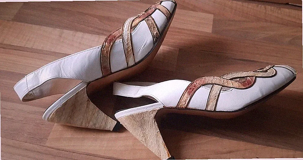 Sandaletten Leder * Keilabsatz 6 cm * Gr. 36,5 * Weiß, Braun, Gold * Gomez Rivas