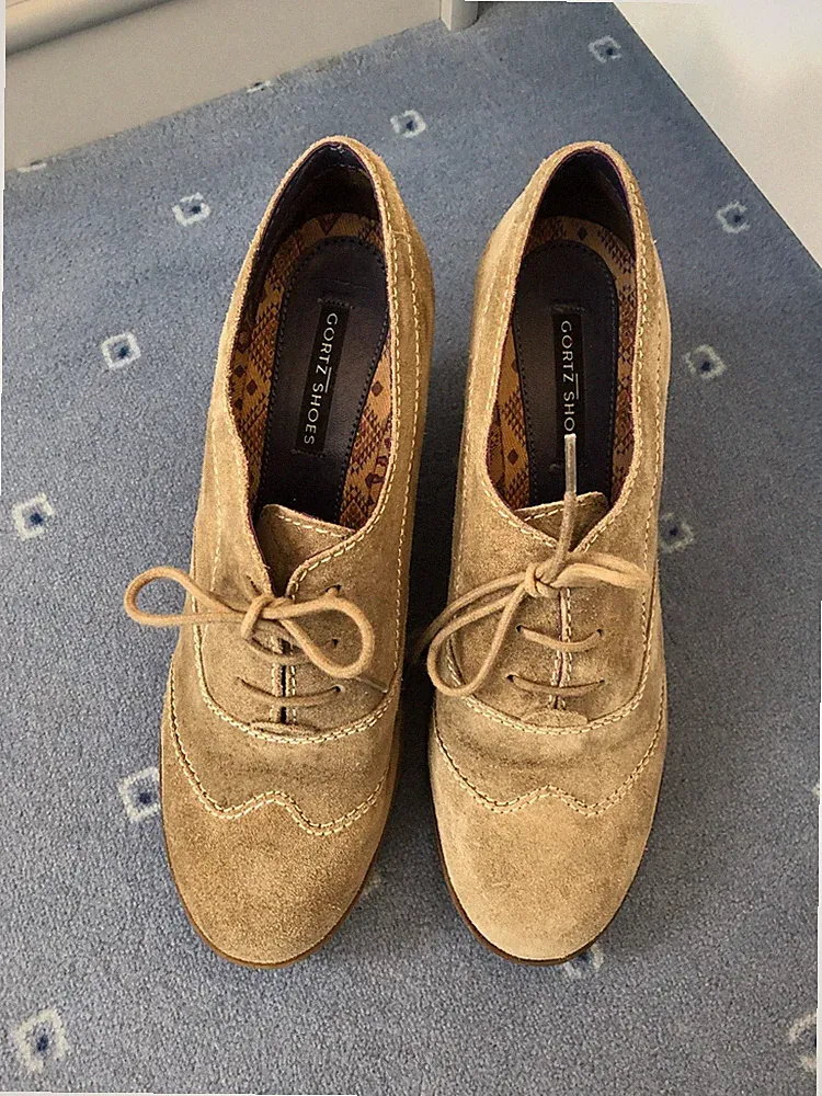 Schnür Halbschuhe Wildleder beige Gr. 40 sehr gut Fa Görtz 8 cm Keil Absatz TOP