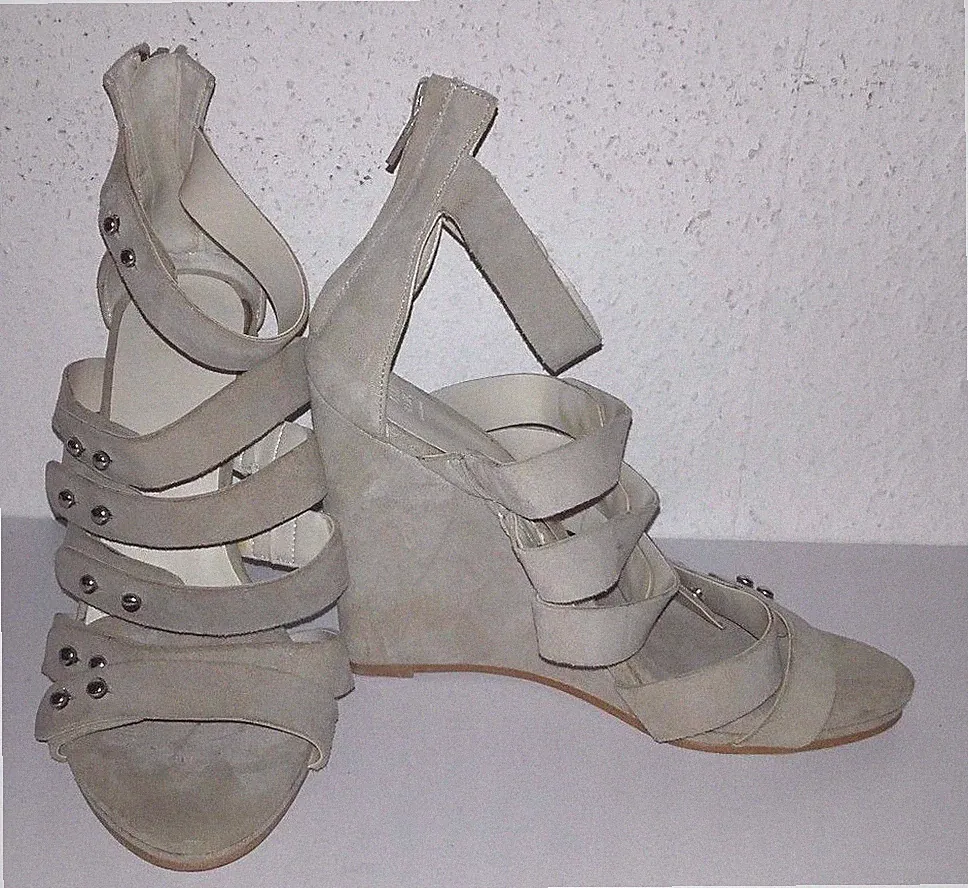 schöne Damenschuhe Sandalette Rv. beige Wildleder Gr 37 NEU