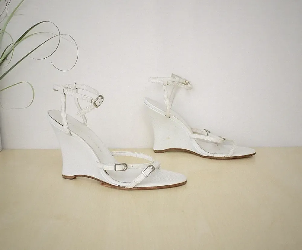 schöne Martinez Valero Echtleder High Heel Sandaletten Keilabsatz Gr. 40 - NEU