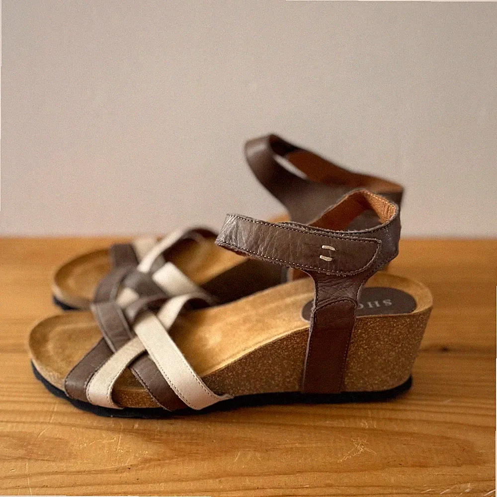 Schoon Sandalen Gr. 38 5 braun Keilabsatz Fesselriemchen beige Kork