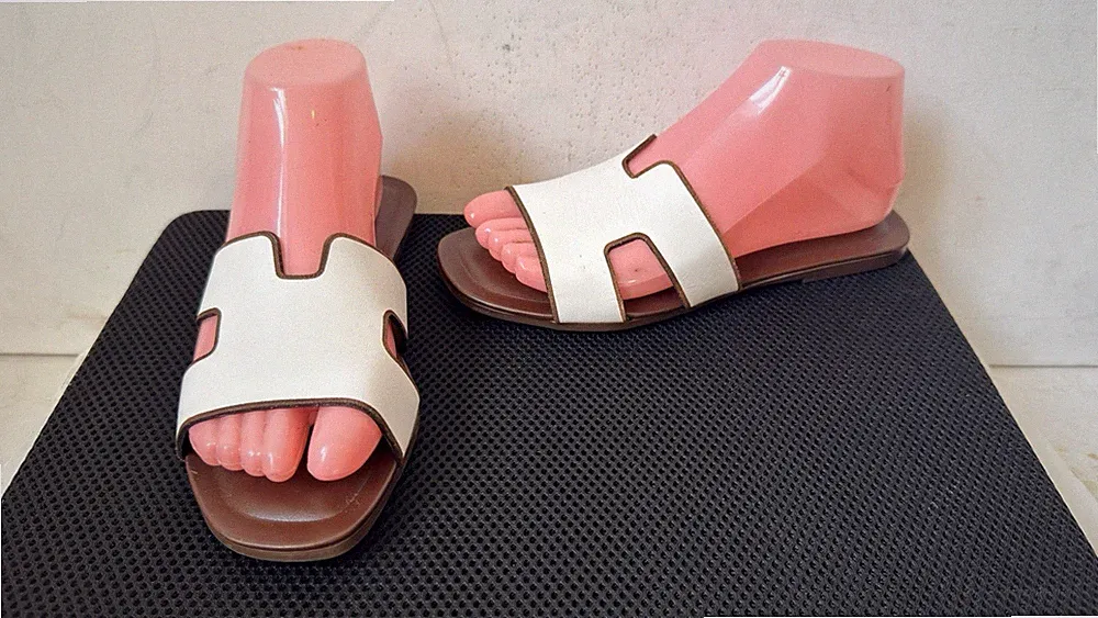 Schuh weiße Leder Pantoletten Sandalen Größe UK 4 EU 37