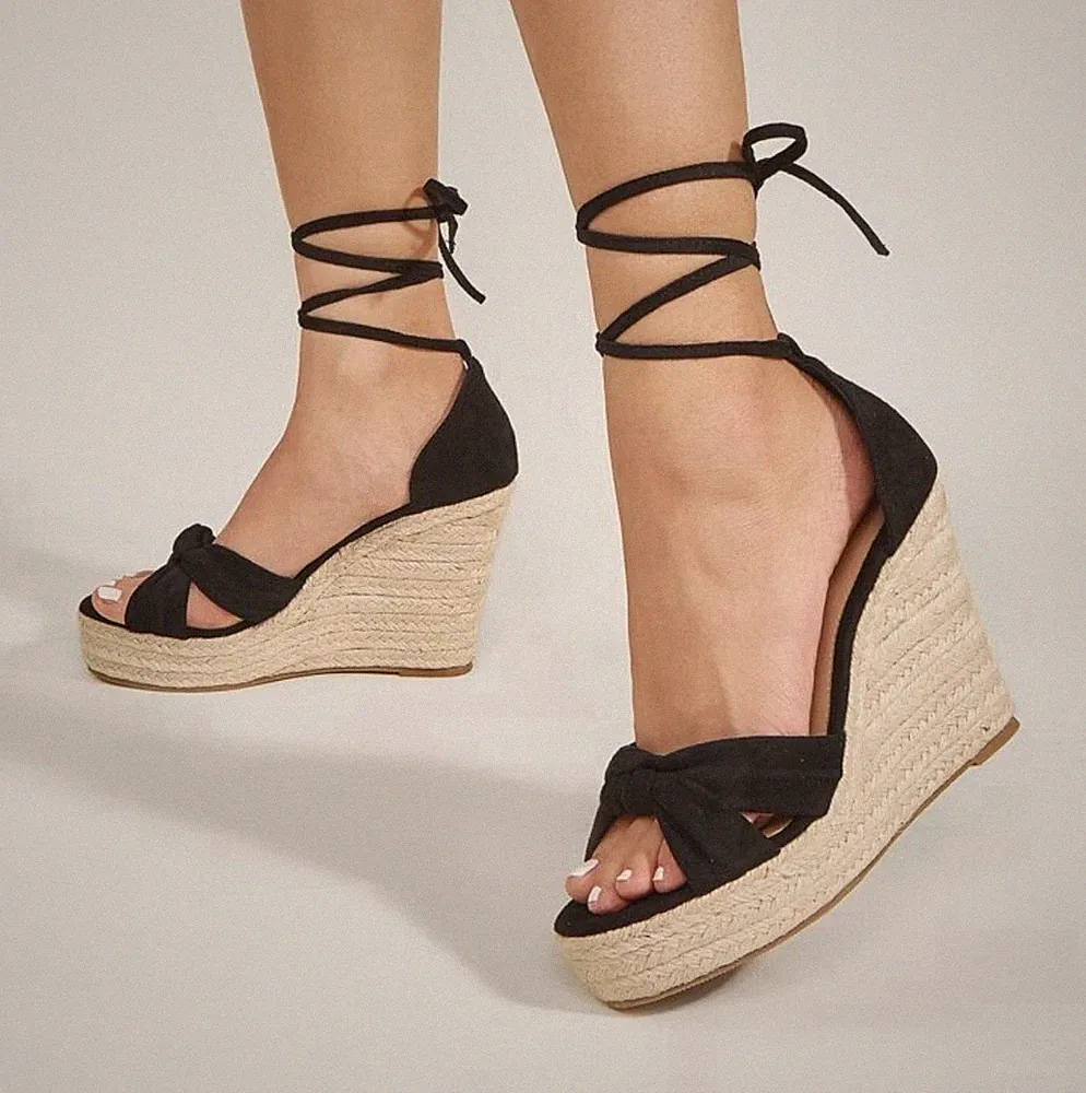 Schwarz Beige Keilabsatz High Heels Gr. 39 Neu