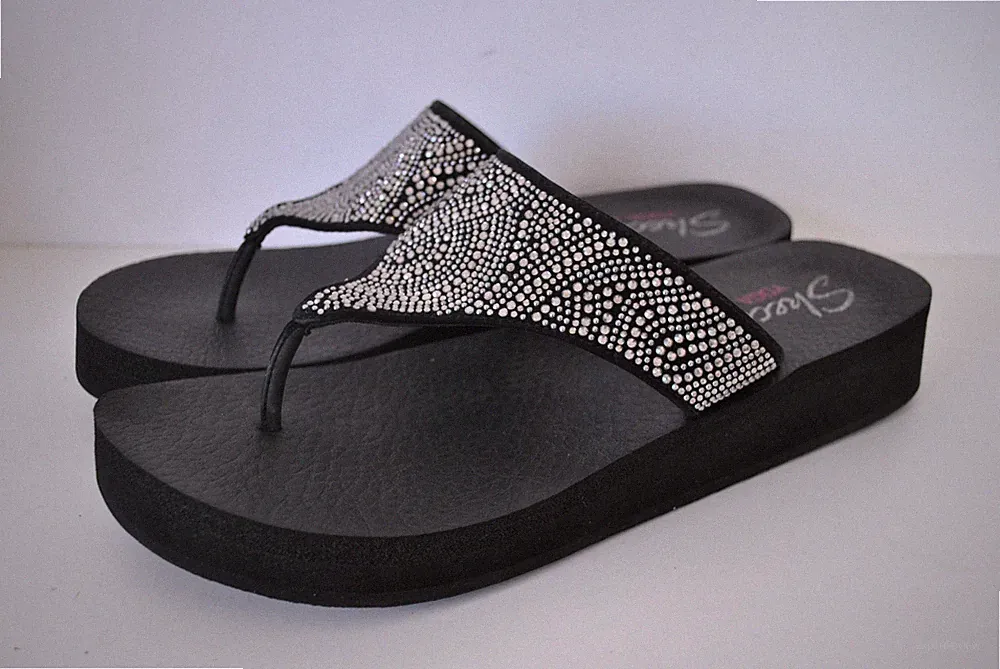 Schwarze glitzernde Riemchen Damen Flip Flops Sandalen Gr. 8 (EU 41) Skechers